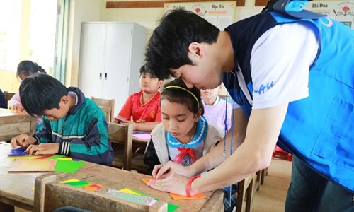 Doosan Vina thực hiện chương trình từ thiện tại Quảng Ngãi